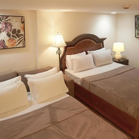 1775 Adriatico Suites Манила Экстерьер фото