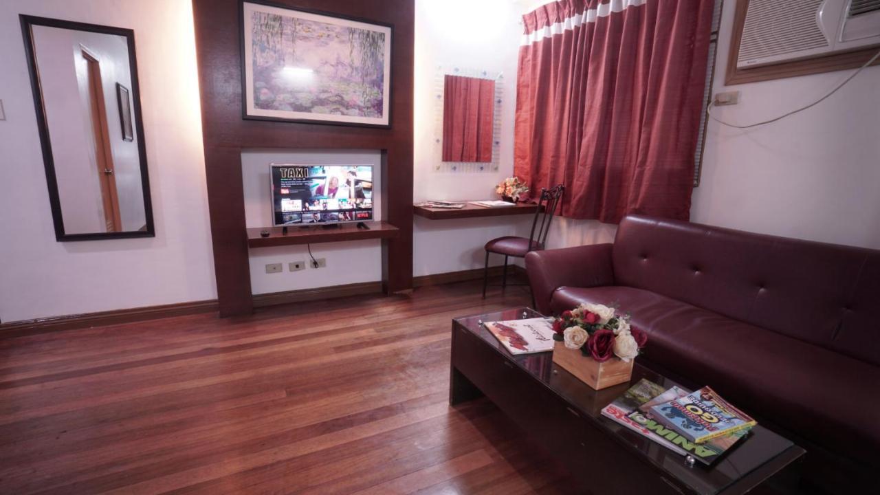 1775 Adriatico Suites Манила Экстерьер фото