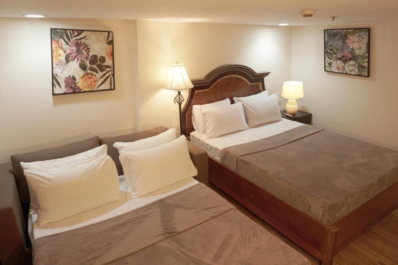 1775 Adriatico Suites Манила Экстерьер фото