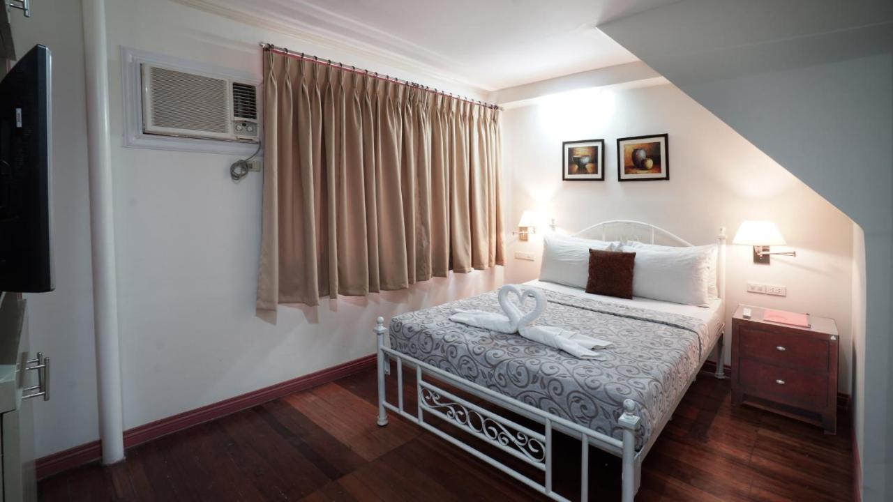 1775 Adriatico Suites Манила Экстерьер фото